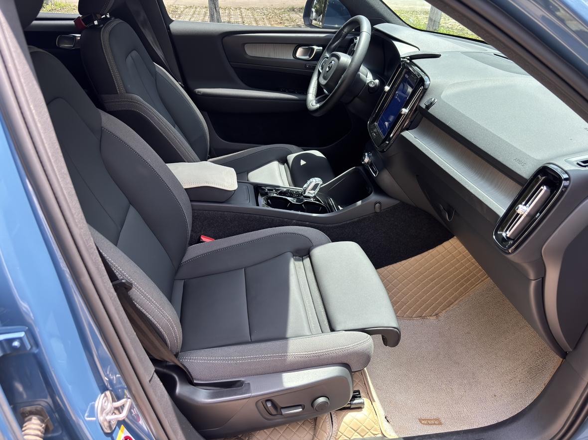 Volvo XC40 2023 thumb 10