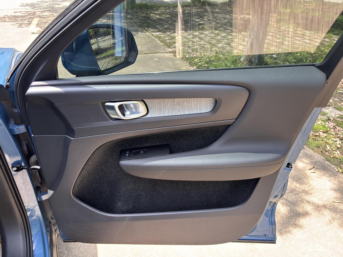 Volvo XC40 2023 thumb 11