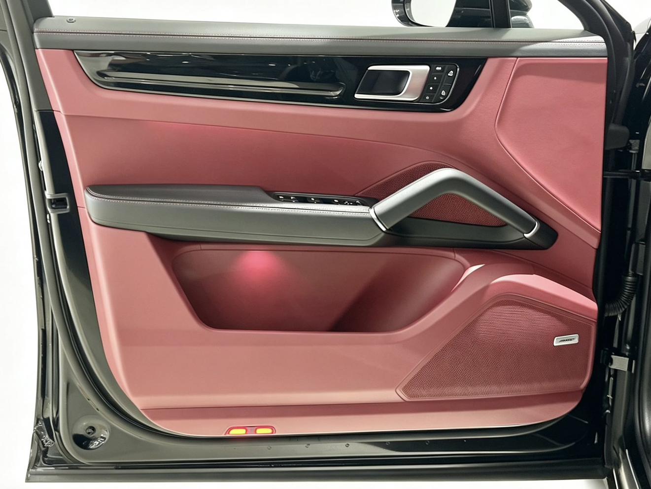 Porsche Cayenne 2023 thumb 5
