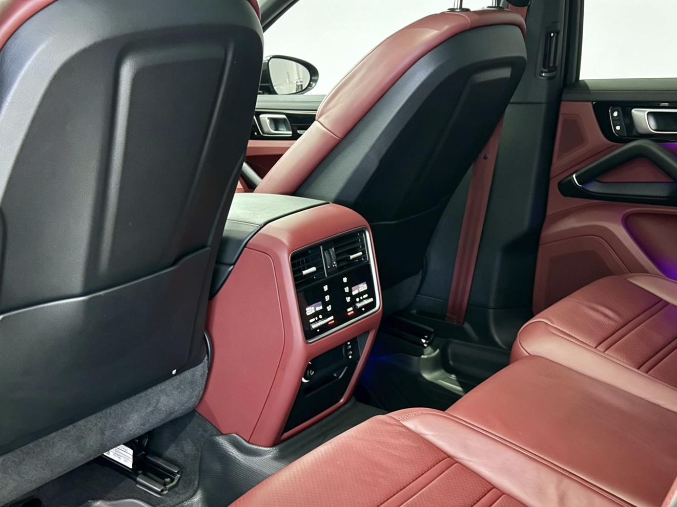 Porsche Cayenne 2023 thumb 12