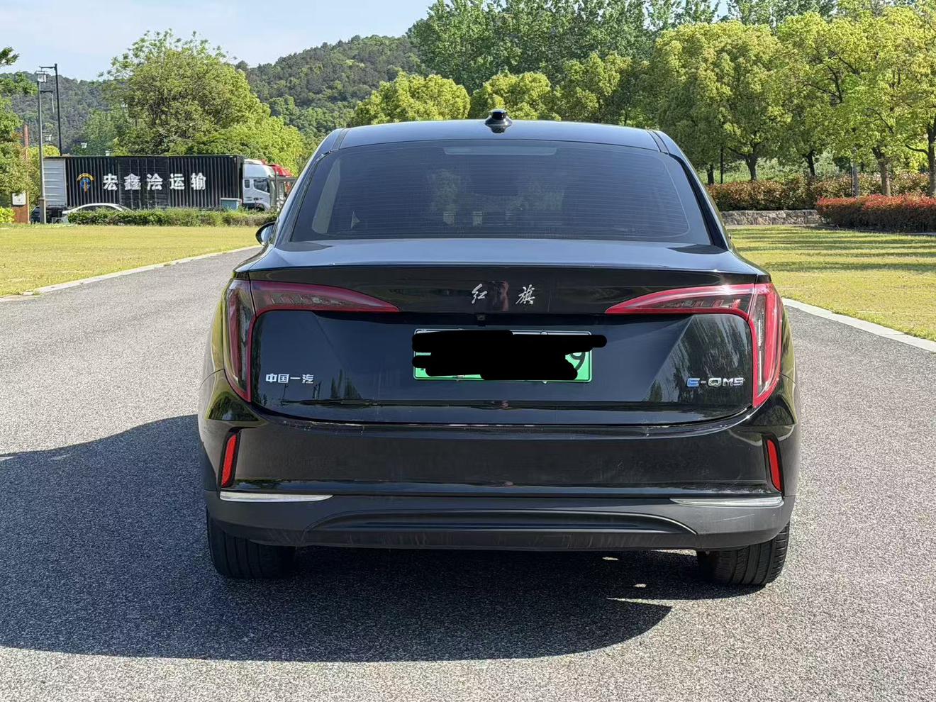 Hongqi E-QM5 2022 thumb 3