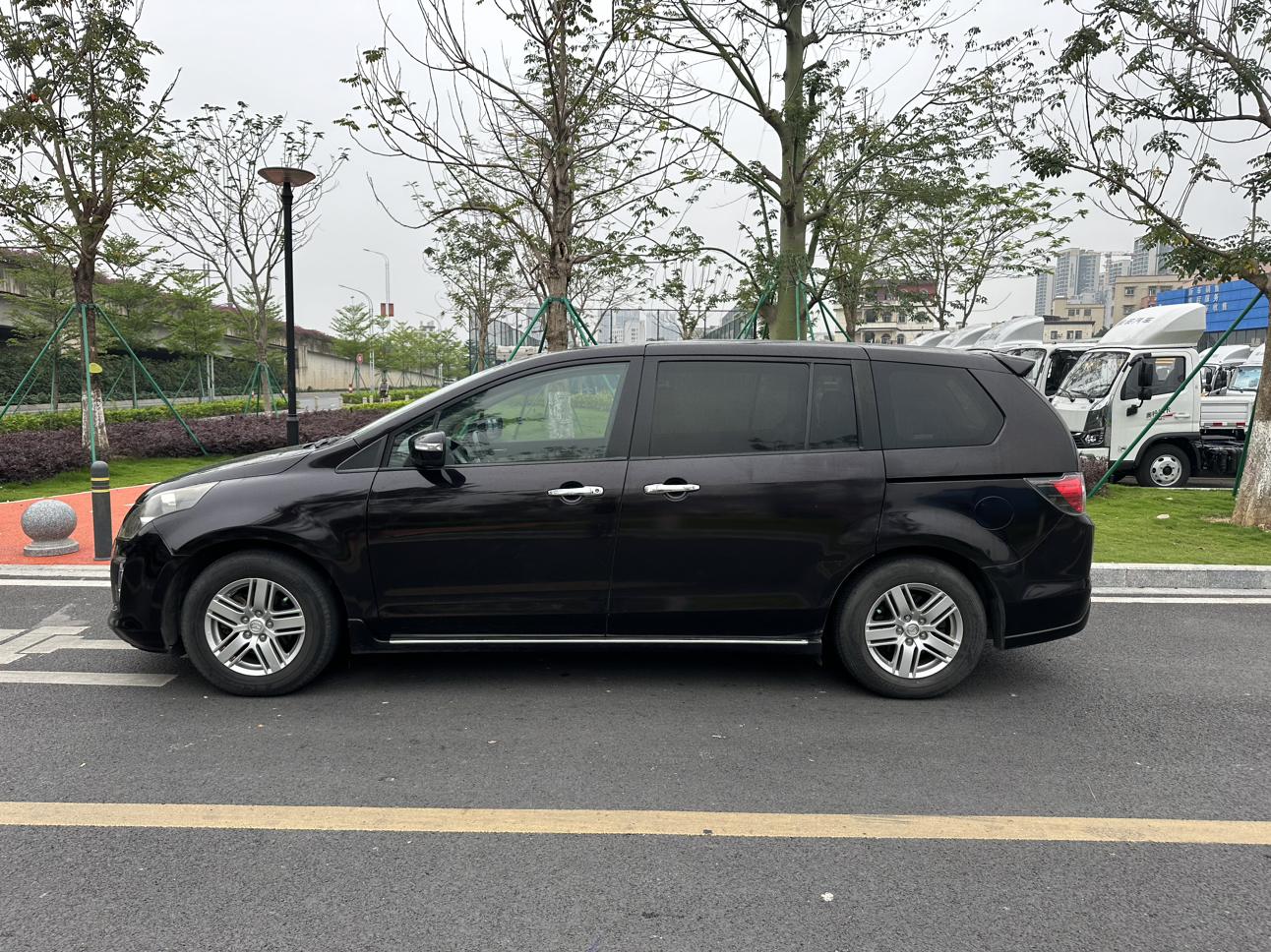 Mazda MPV 2011 thumb 10
