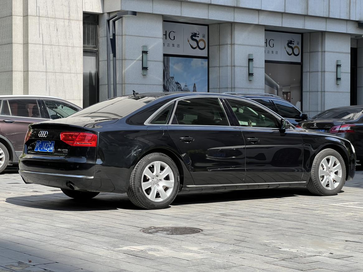 Audi A8 2013 thumb 2