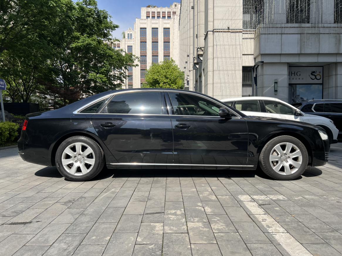Audi A8 2013 thumb 3