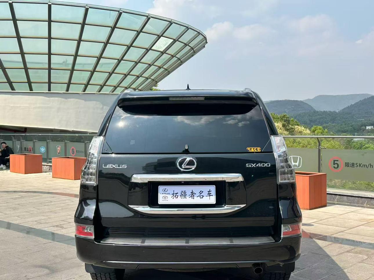 Lexus GX 2014 thumb 12