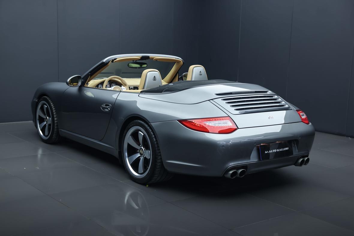 Porsche 911 2010 thumb 2