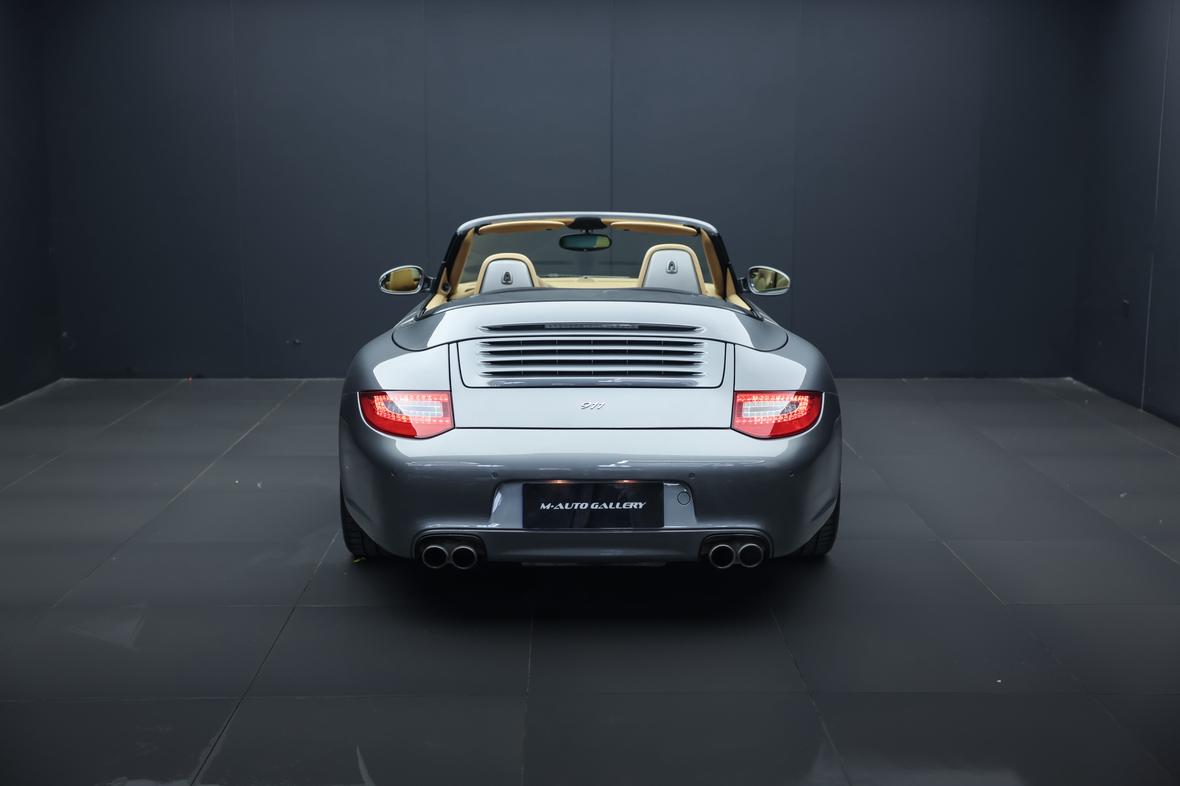 Porsche 911 2010 thumb 3