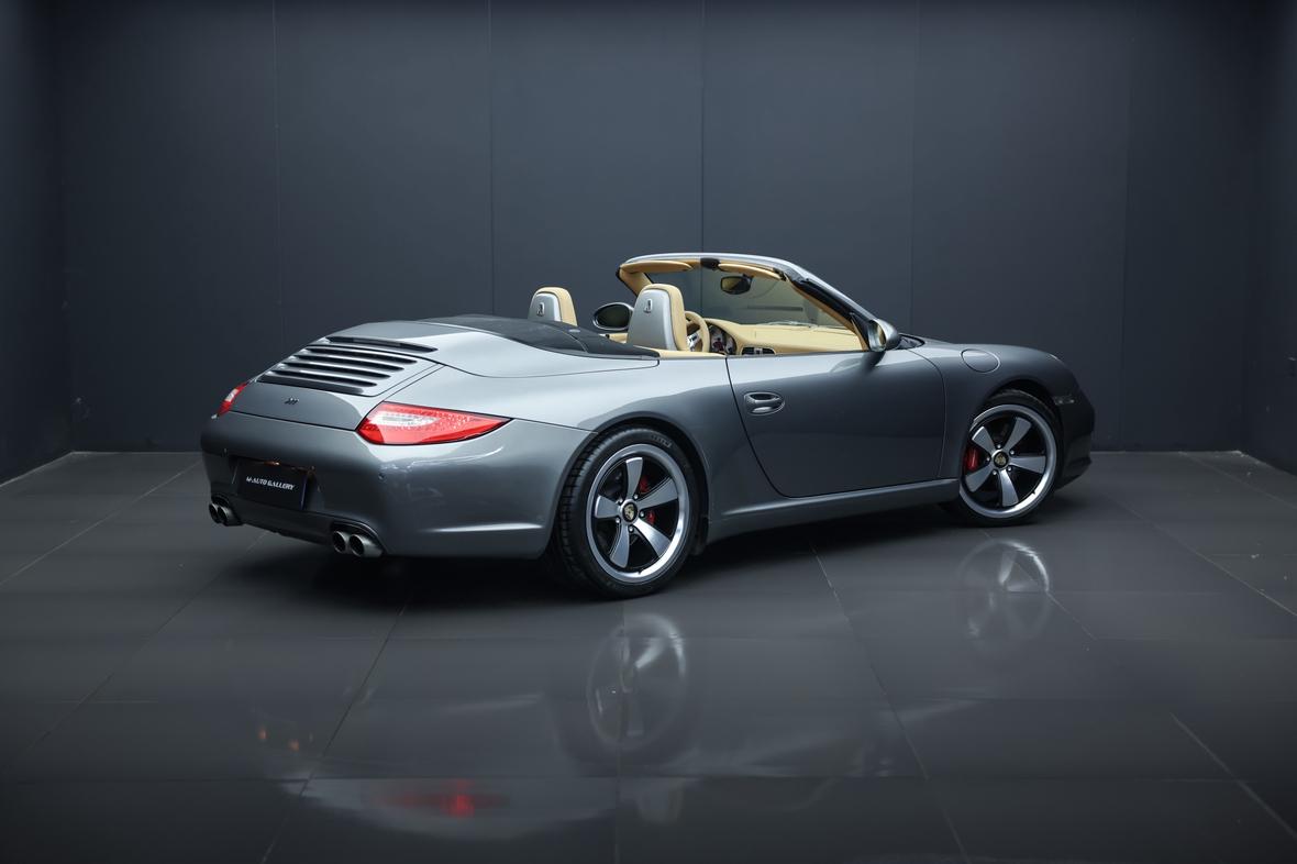 Porsche 911 2010 thumb 4