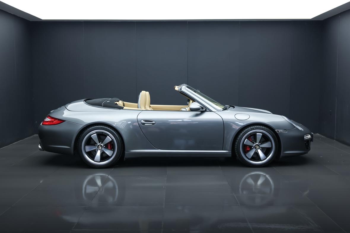 Porsche 911 2010 thumb 5