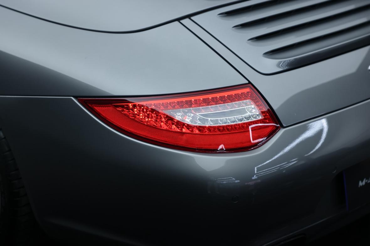 Porsche 911 2010 thumb 7