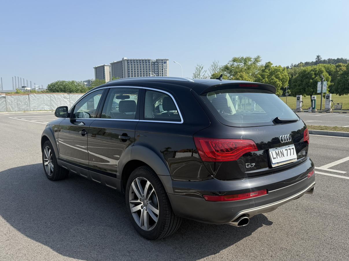 Audi Q7 2015 thumb 2