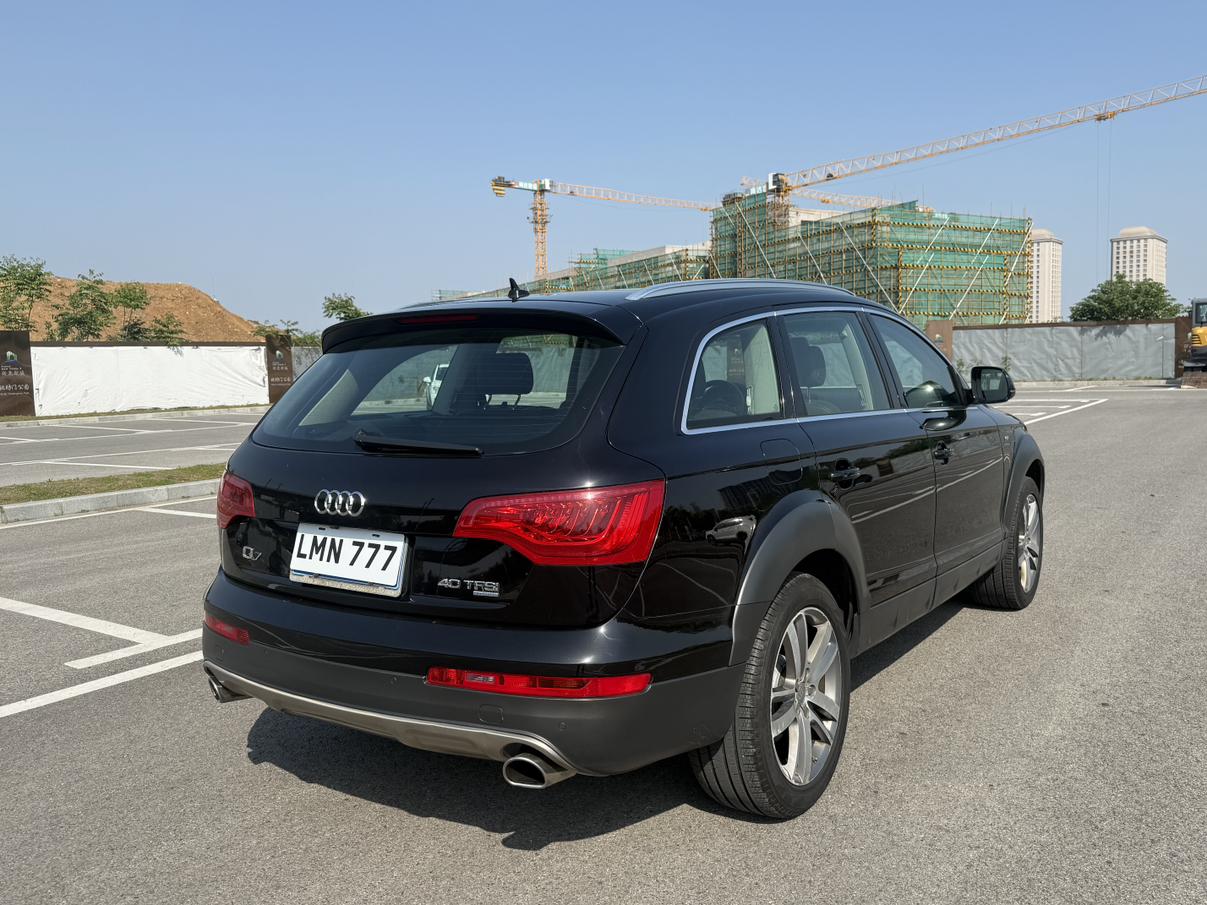 Audi Q7 2015 thumb 4