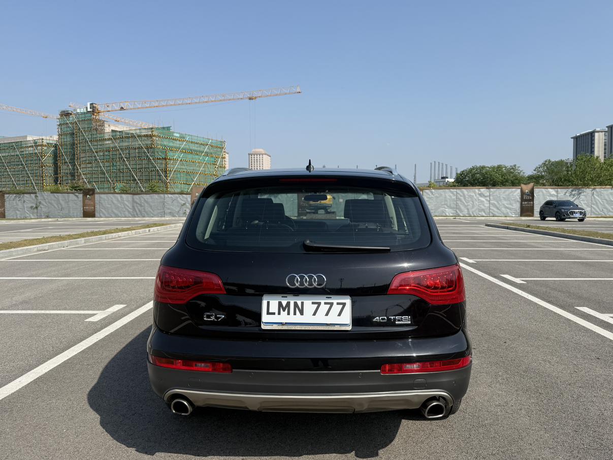 Audi Q7 2015 thumb 5