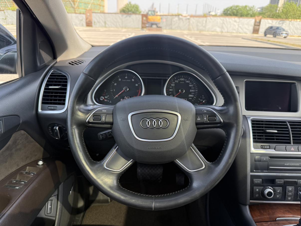 Audi Q7 2015 thumb 7