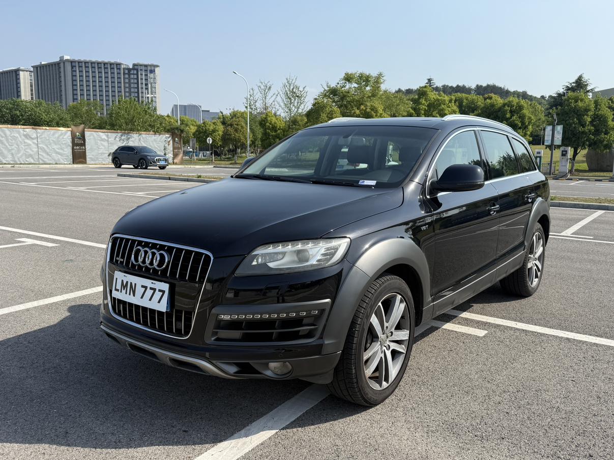 Audi Q7 2015 thumb 10