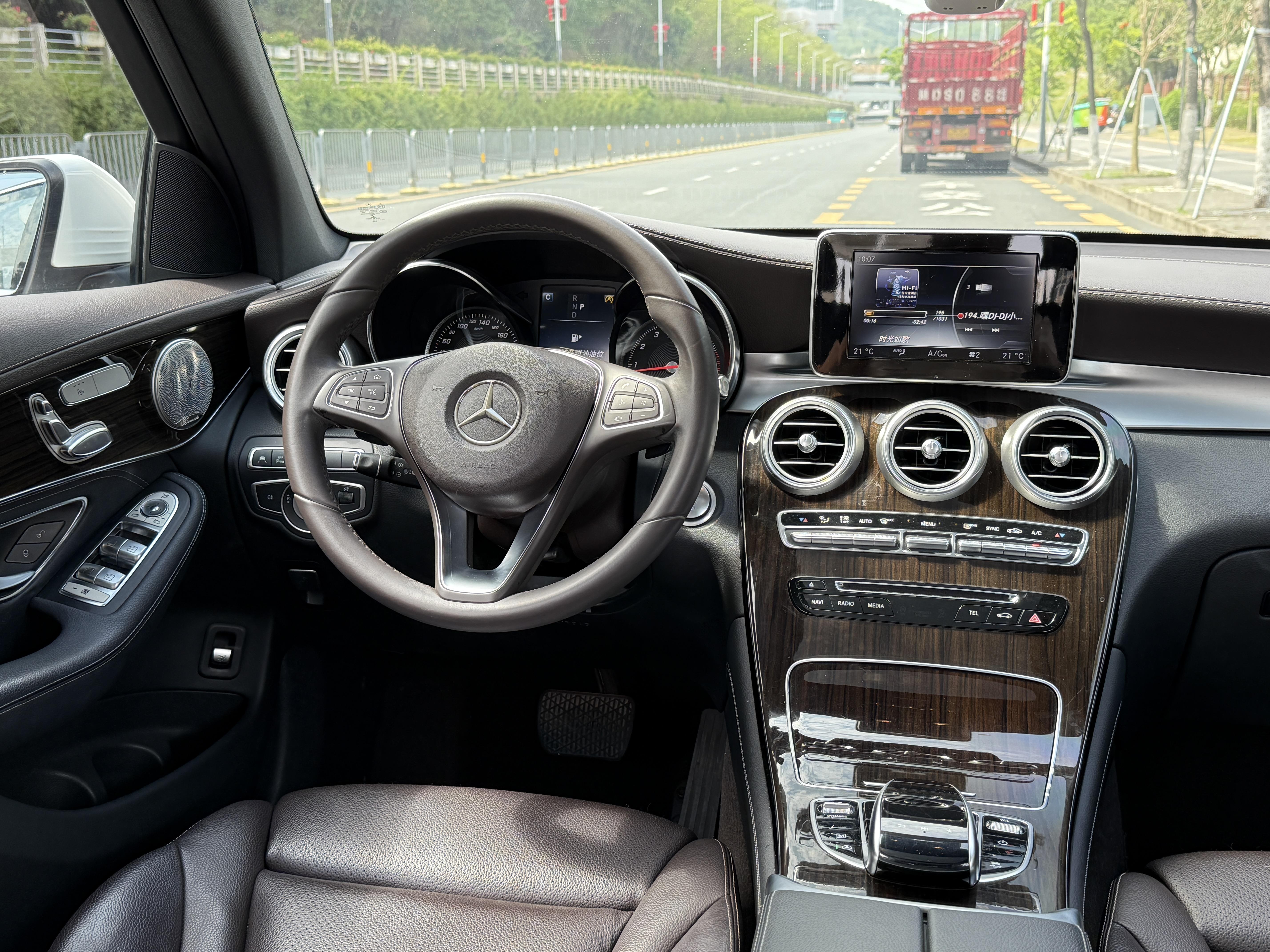 Mercedes-Benz GLC 2017 thumb 8