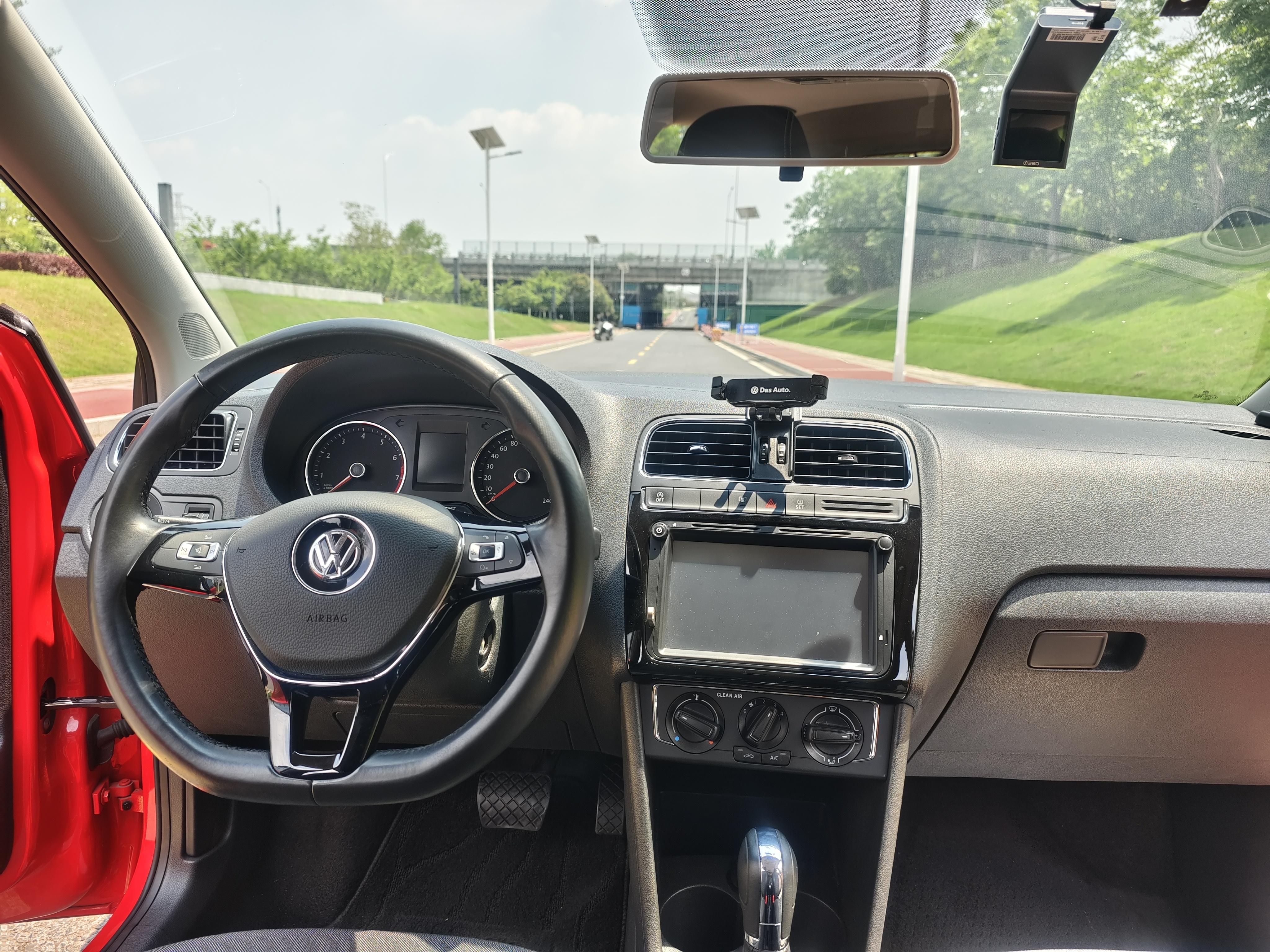 Volkswagen Polo 2018 thumb 7