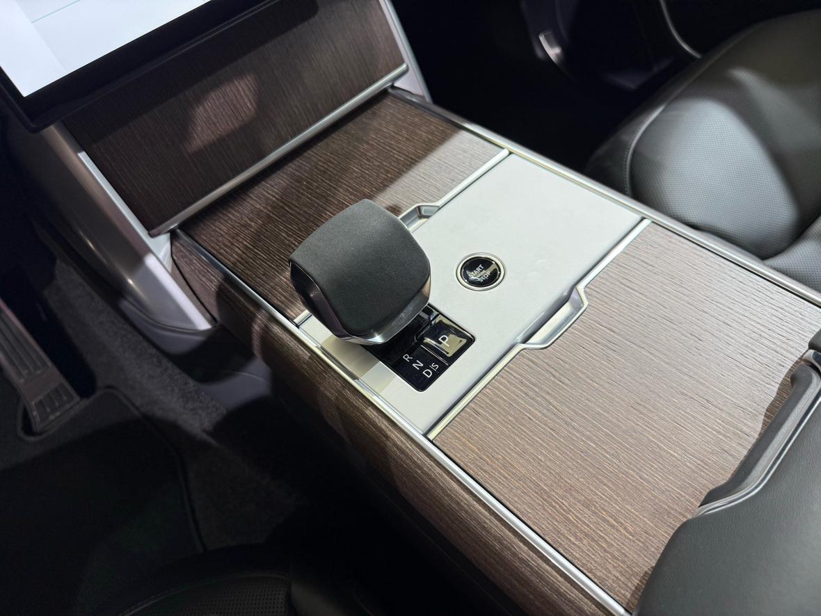 Land Rover Range Rover 2024 thumb 6