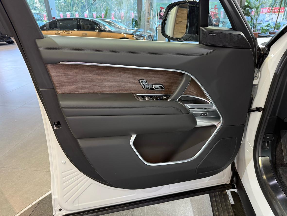 Land Rover Range Rover 2024 thumb 8