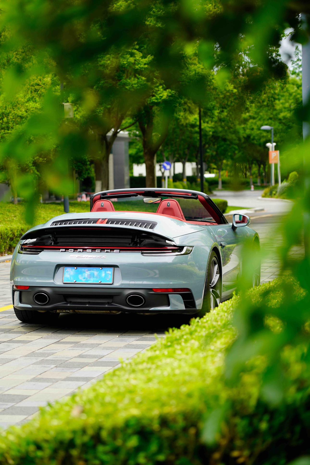 Porsche 911 2022 thumb 6