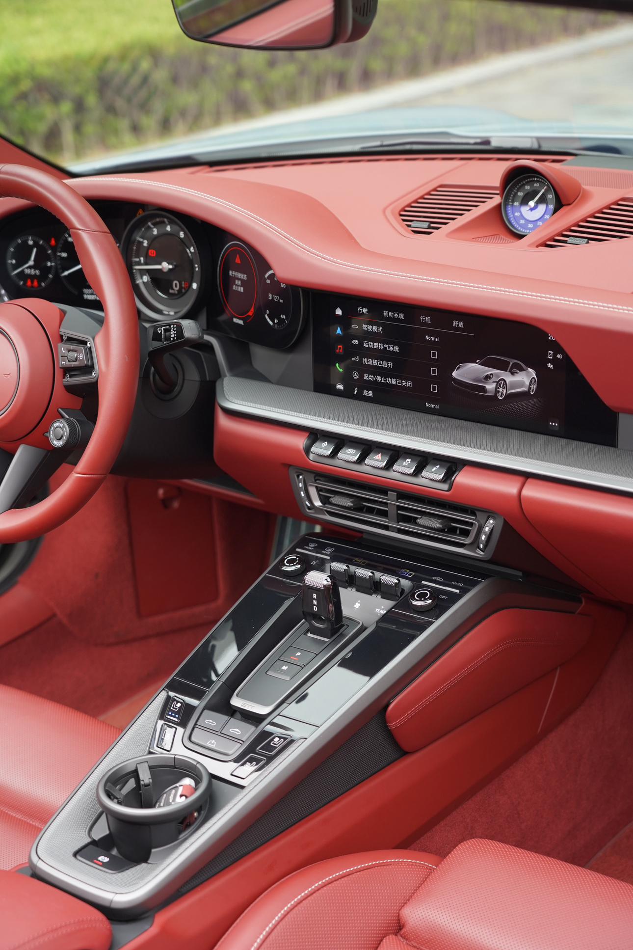 Porsche 911 2022 thumb 8