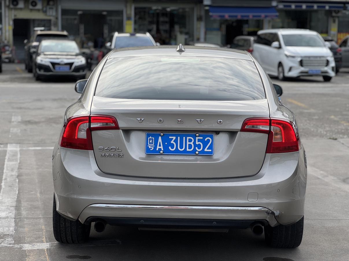 Volvo S60 2015 thumb 3