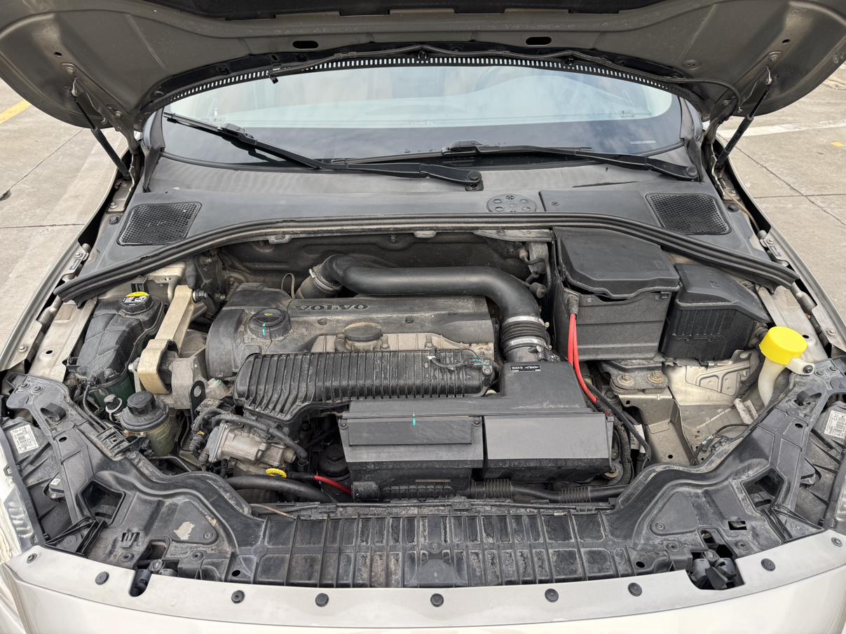 Volvo S60 2015 thumb 5