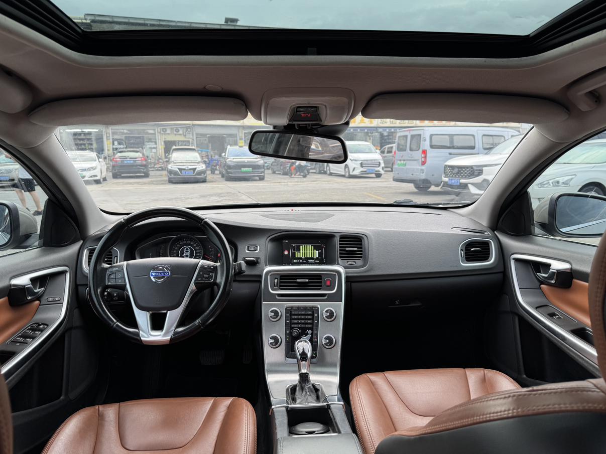 Volvo S60 2015 thumb 7
