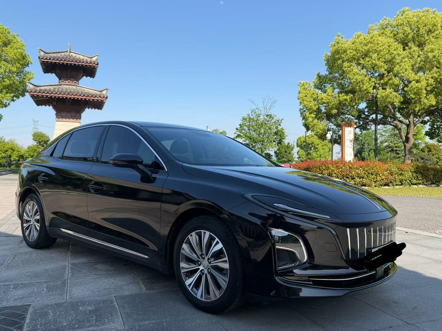 Hongqi E-QM5 2023 thumb 10