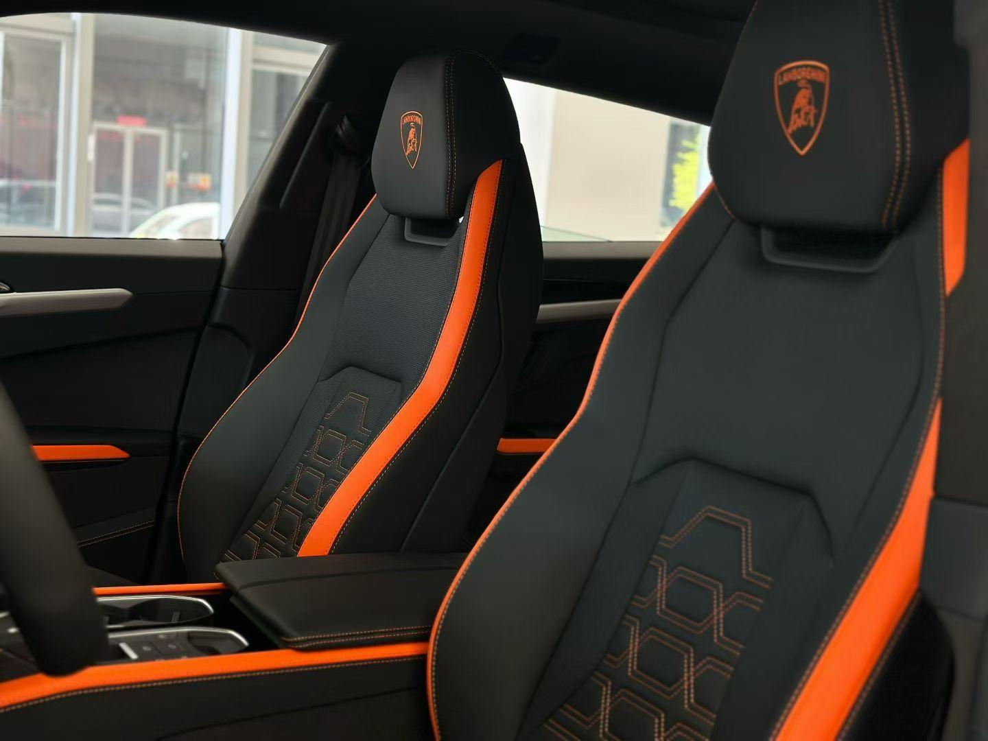 Lamborghini Urus SE 2025 thumb 6