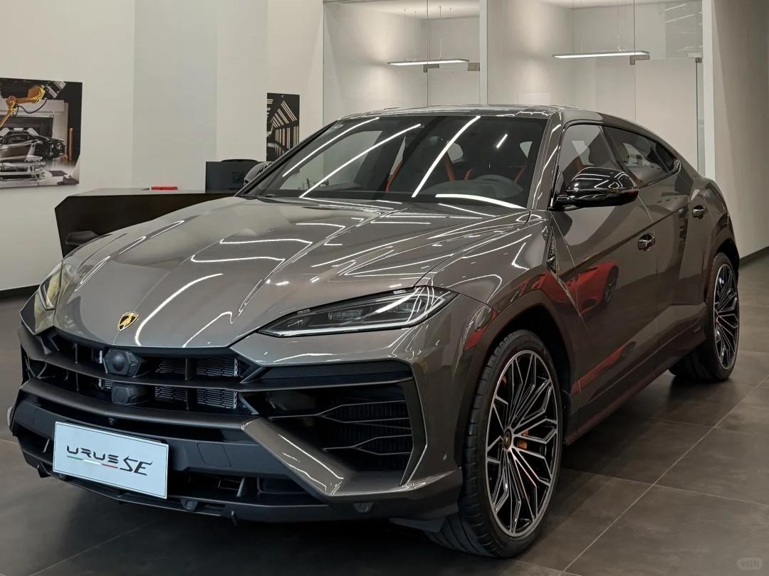 Lamborghini Urus SE 2025 thumb 8