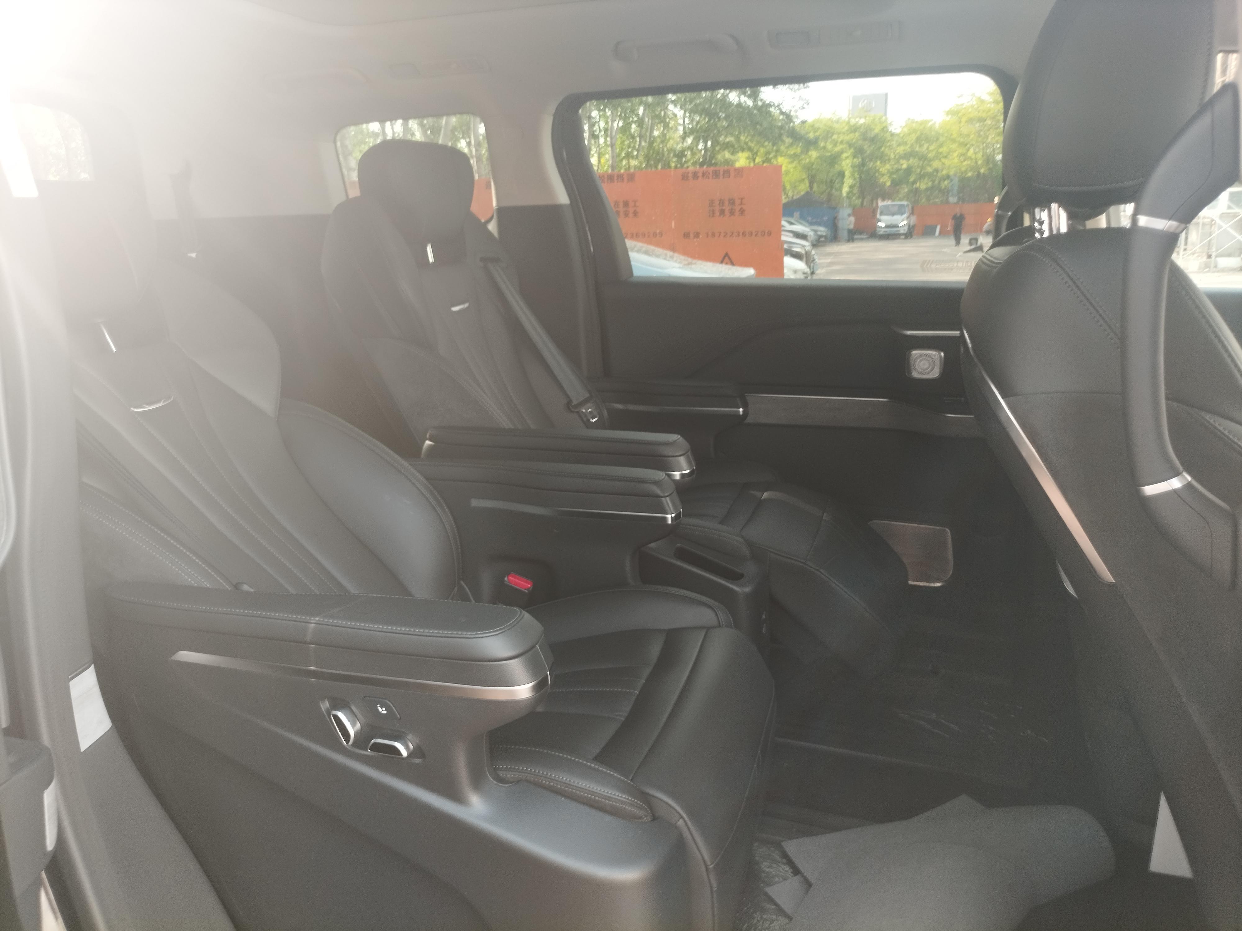 Hongqi HQ9 PHEV 2024 thumb 7