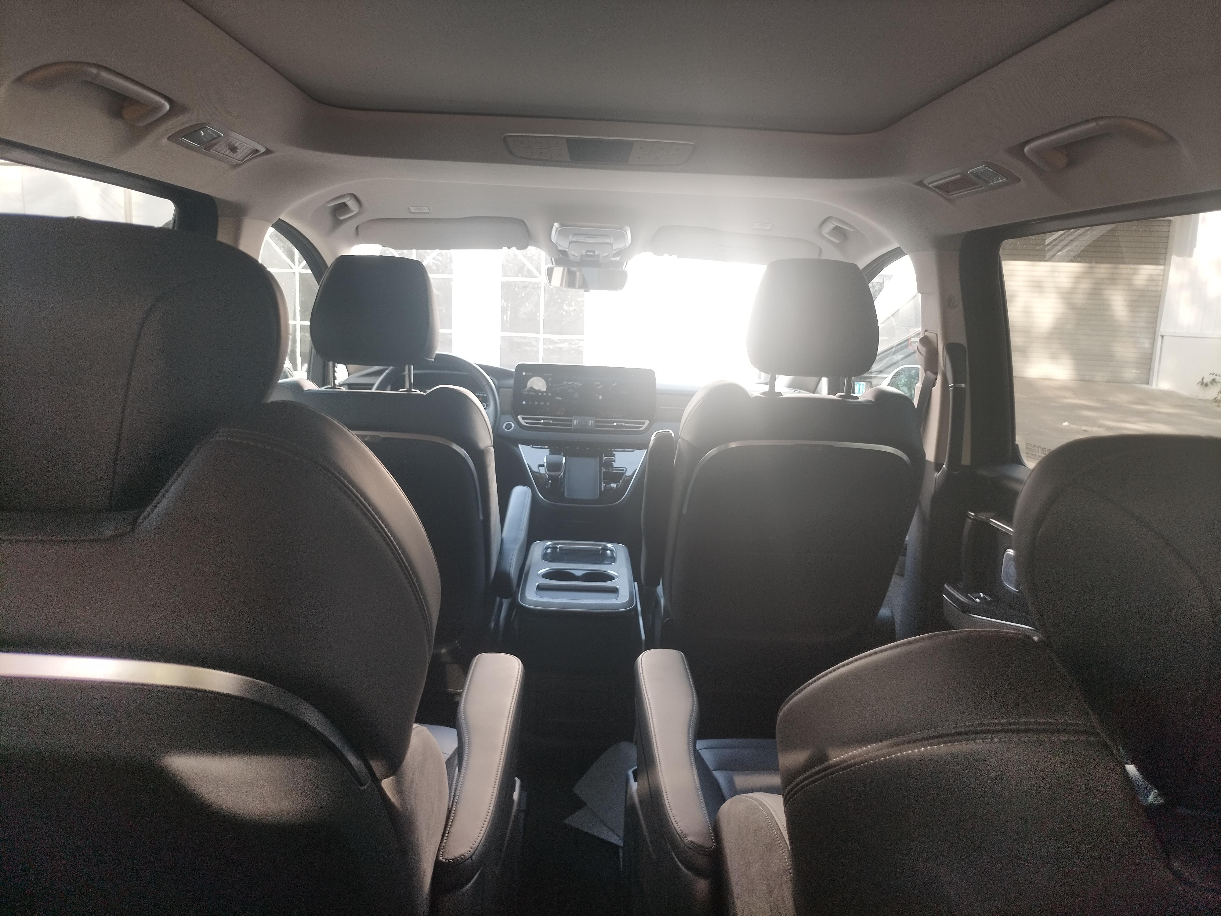 Hongqi HQ9 PHEV 2024 thumb 8