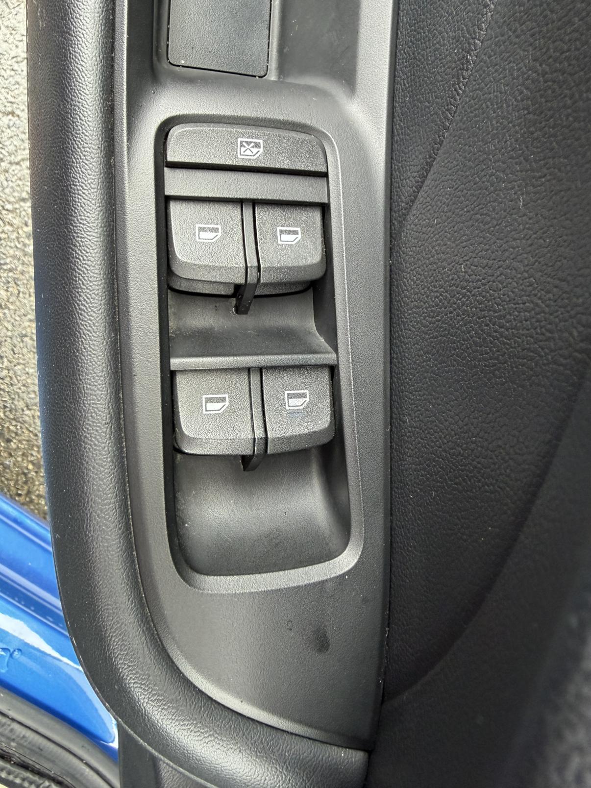 Roewe i5 2020 thumb 8