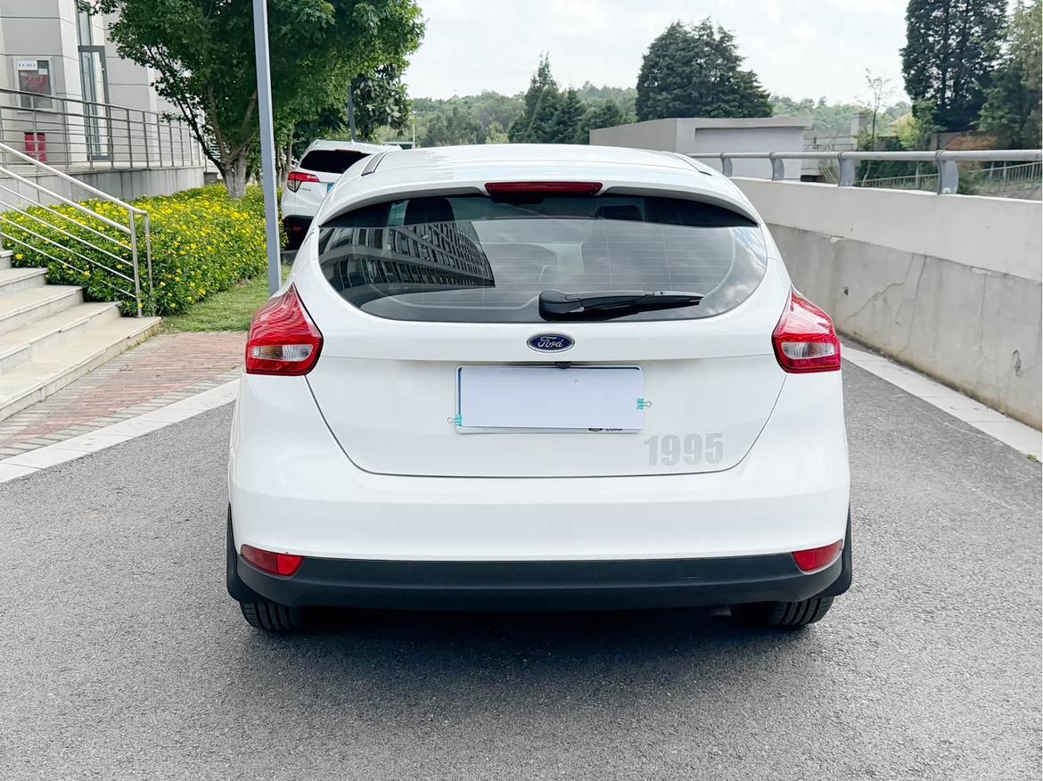 Ford Focus ST 2018 thumb 4