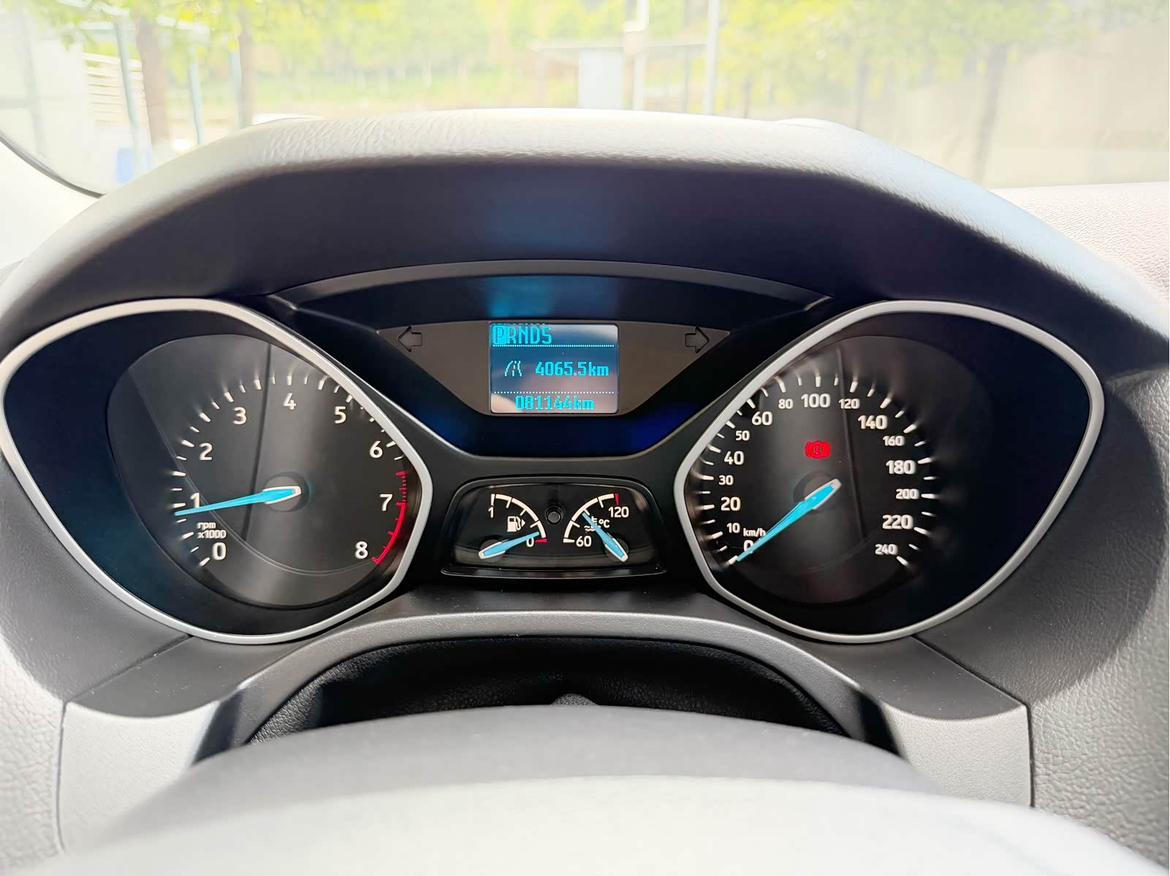 Ford Focus ST 2018 thumb 10