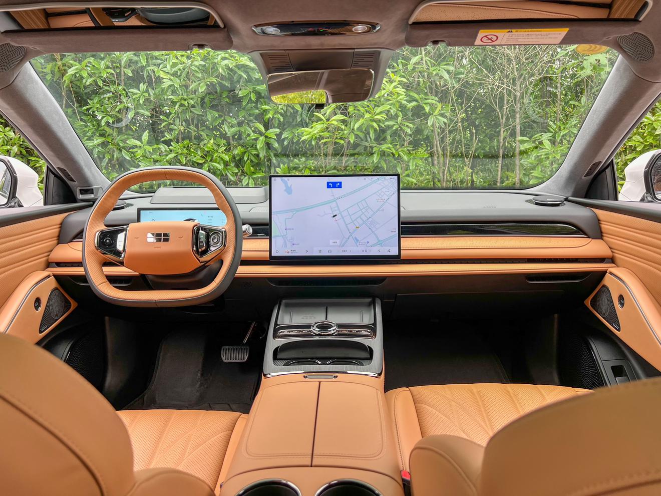 Geely Galaxy 8 PHEV 2025 thumb 10
