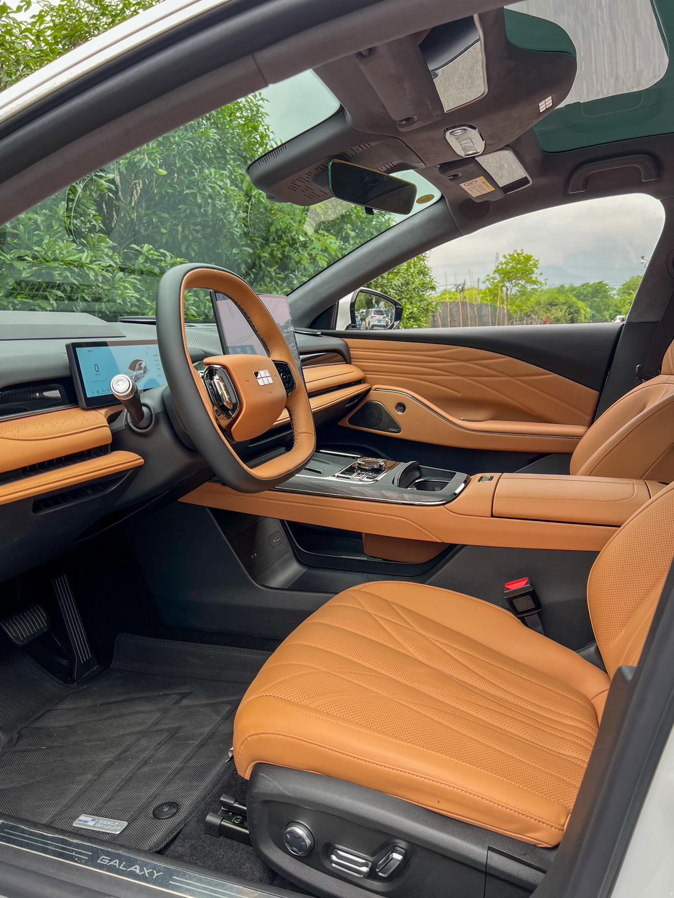 Geely Galaxy 8 PHEV 2025 thumb 12