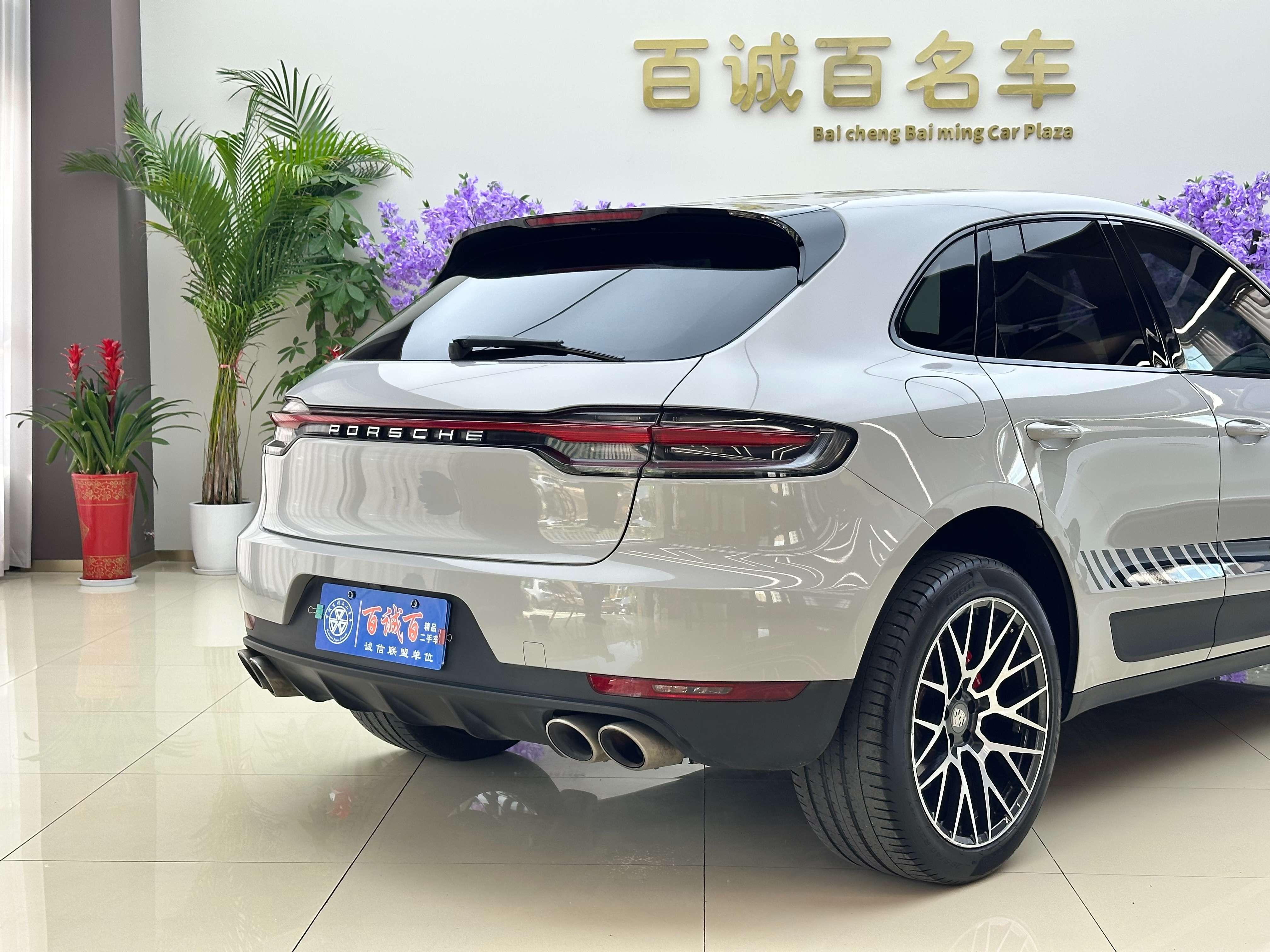 Porsche Macan 2018 thumb 2