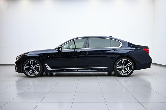 BMW 7 серии 2018 thumb 2
