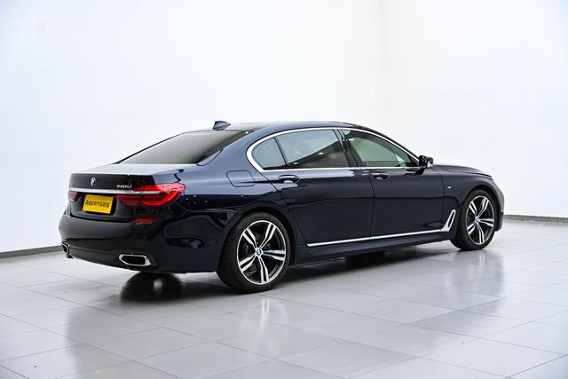 BMW 7 серии 2018 thumb 5