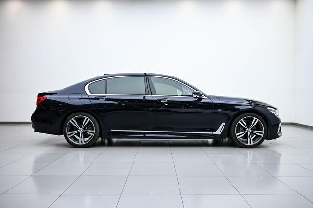 BMW 7 серии 2018 thumb 6