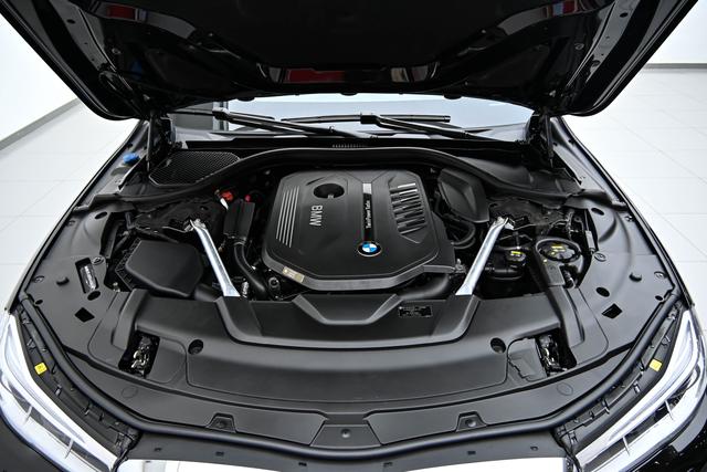 BMW 7 серии 2018 thumb 8