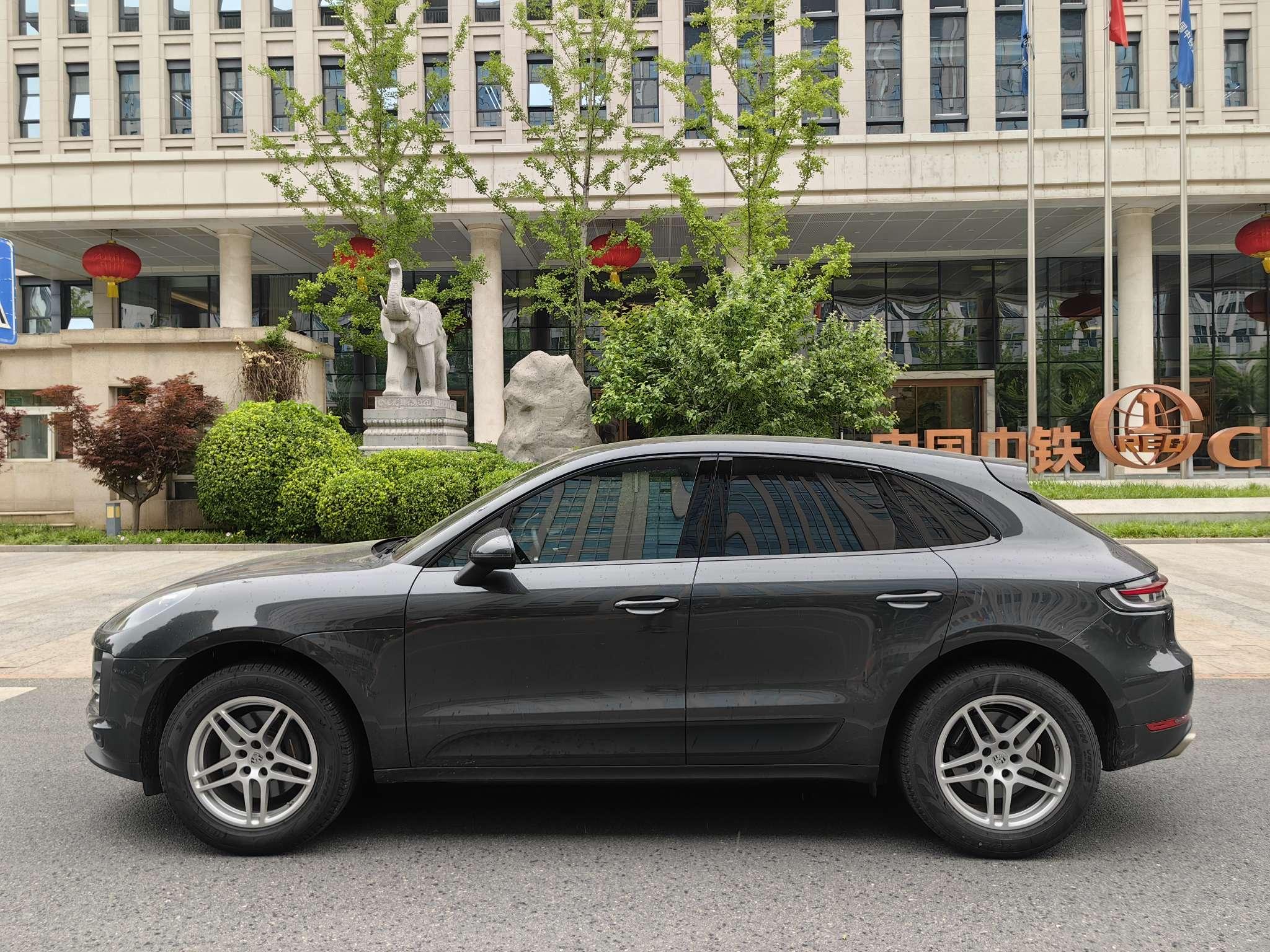 Porsche Macan 2020 thumb 2