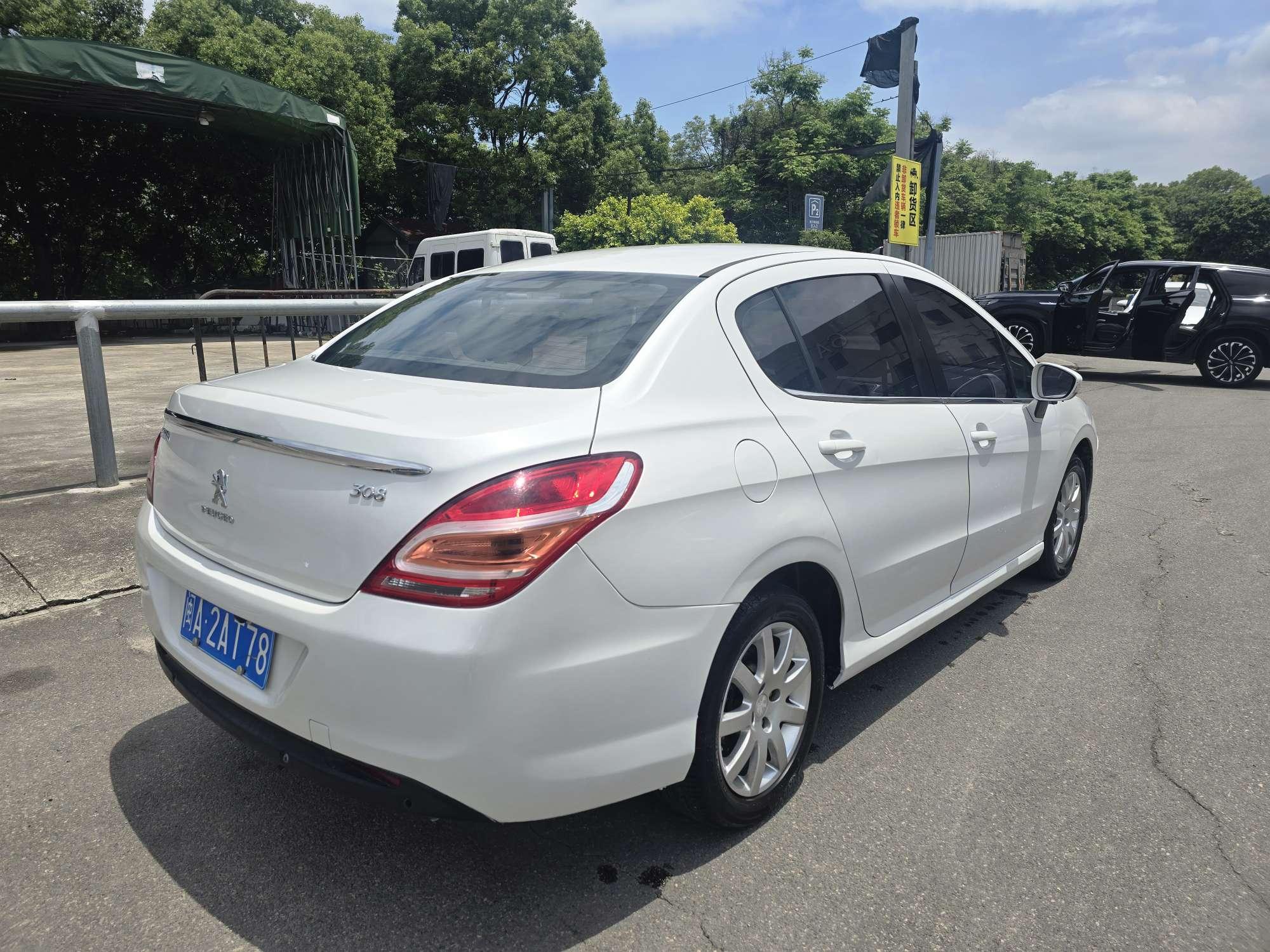 Peugeot 308 2014 thumb 4
