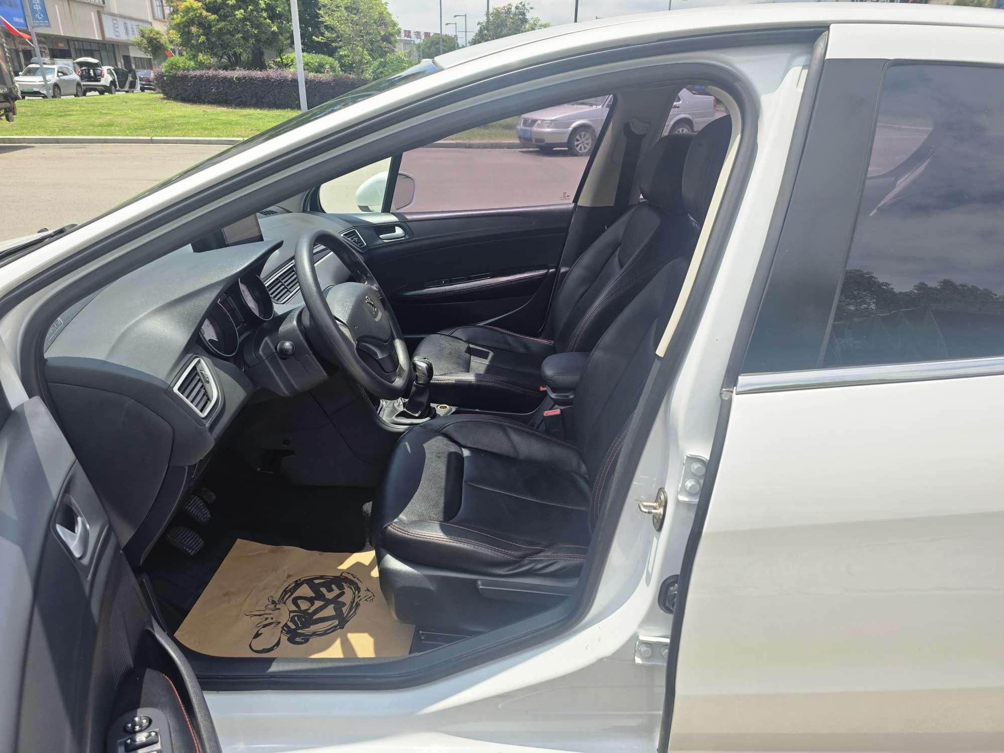 Peugeot 308 2014 thumb 7