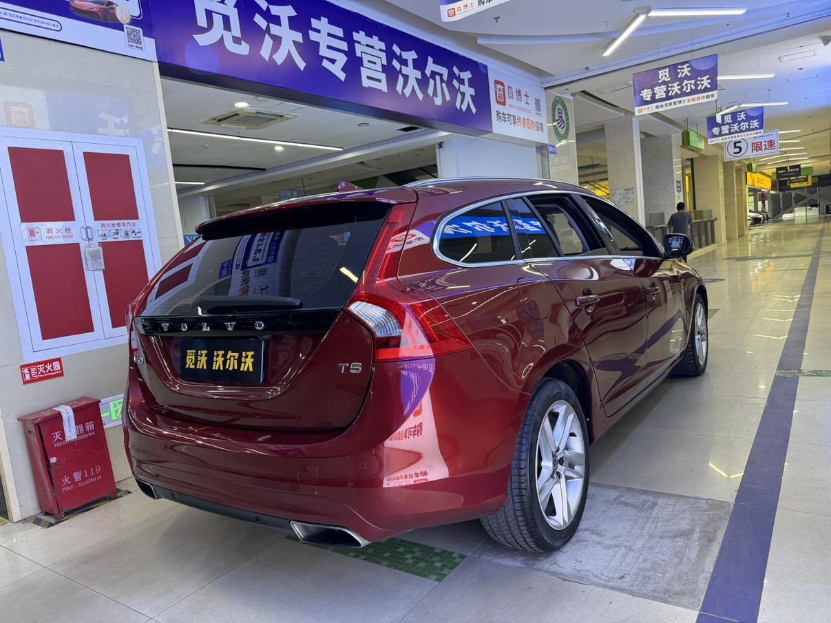 Volvo V60 2015 thumb 5