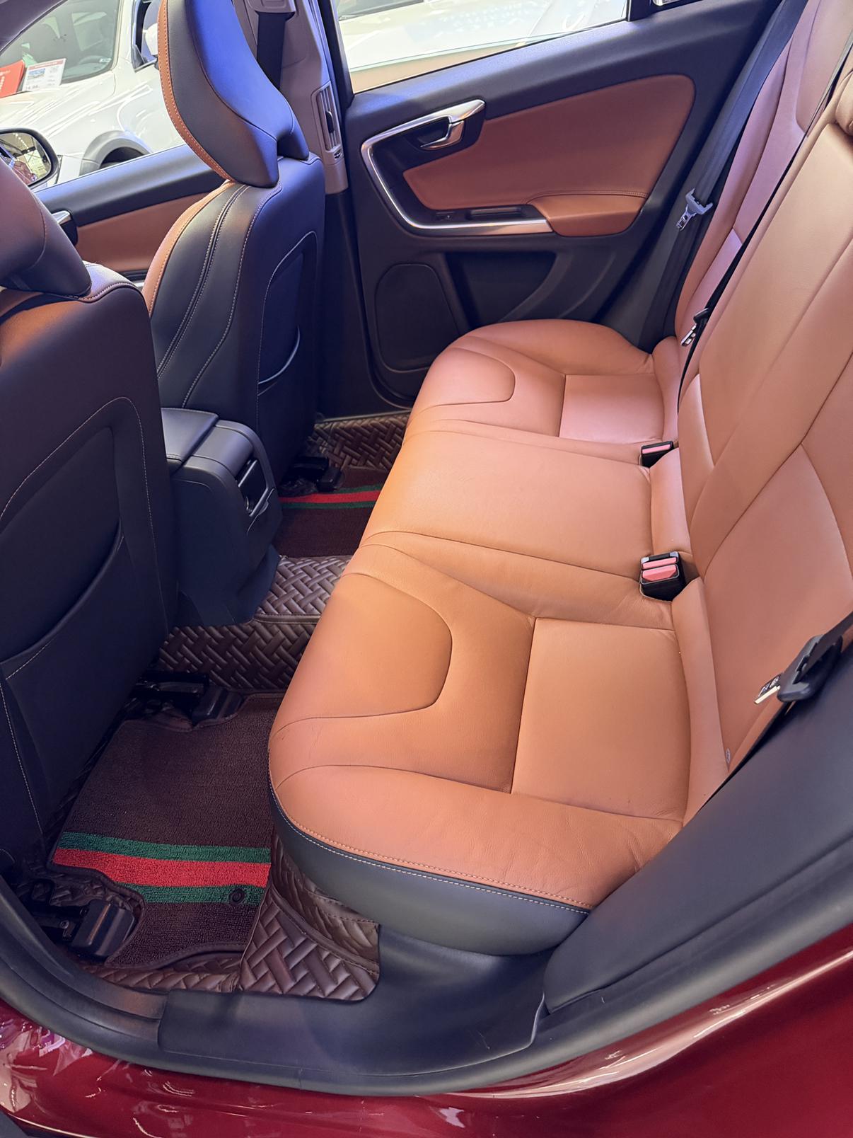 Volvo V60 2015 thumb 9