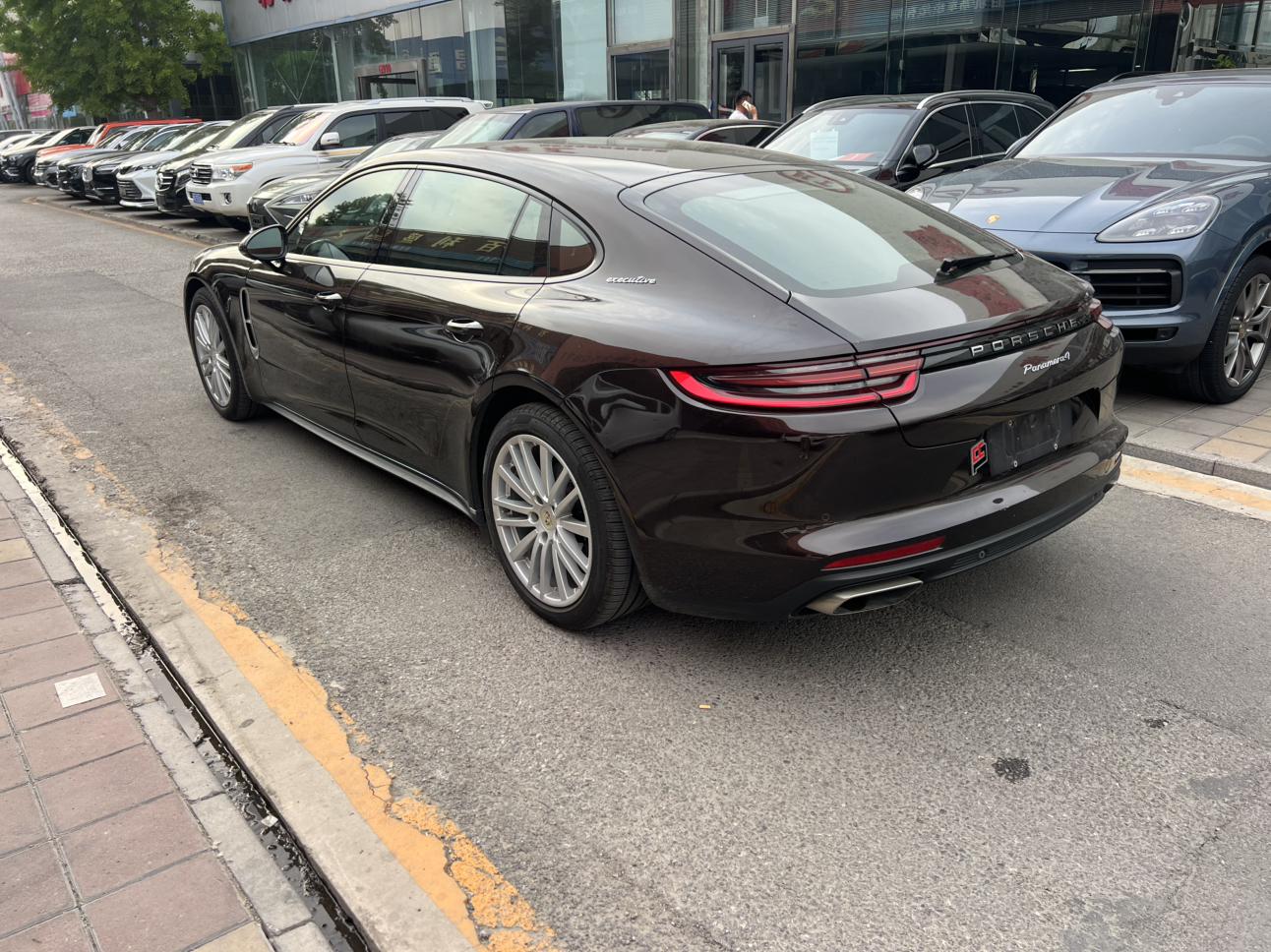 Porsche Panamera 2017 thumb 2
