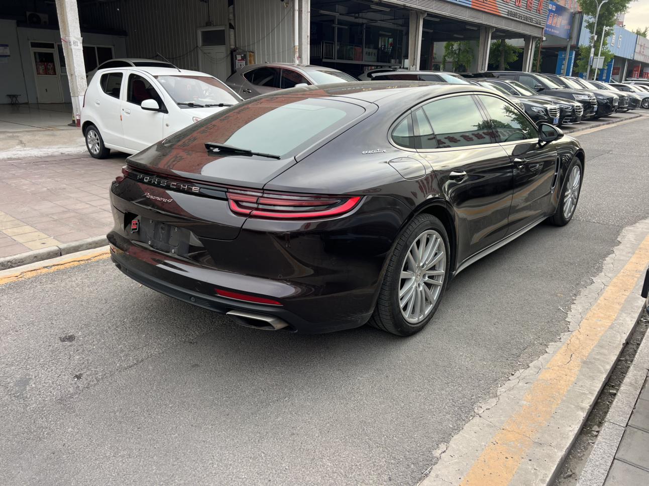 Porsche Panamera 2017 thumb 4